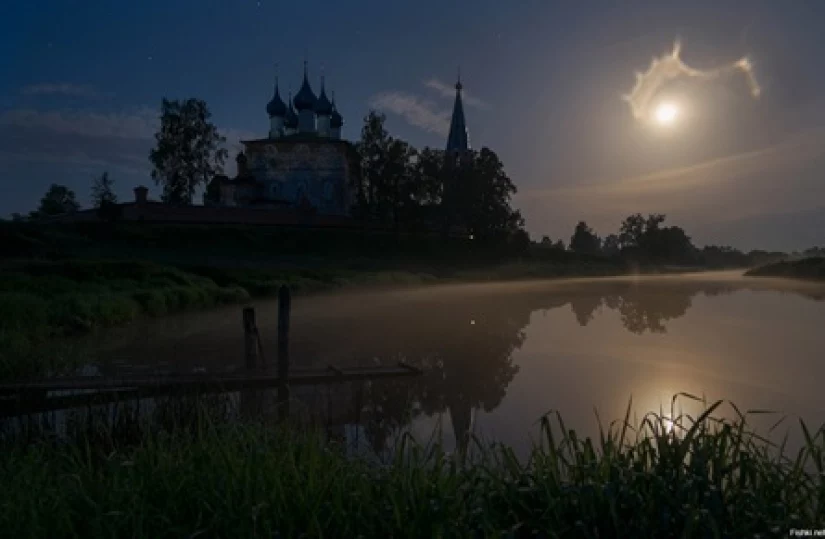 Густеет ночь над деревушкой... Густеет ночь над деревушкой...