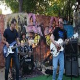 Кукла заводная