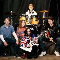 Dazzlray-Мир для психов