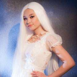 Sofi Maeda-Merry Christmas  Happy New Year