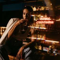 группа "ЛЕТО" - Танцует дама в ресторане