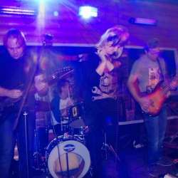 Угли-Мальчики хорошо кушают