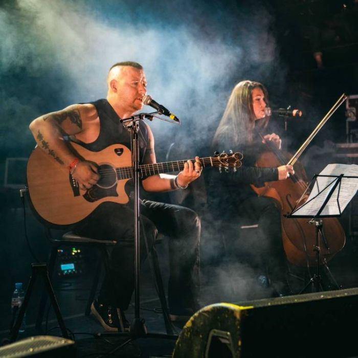 Артур миДжи и Лена Тэ-Переживём 