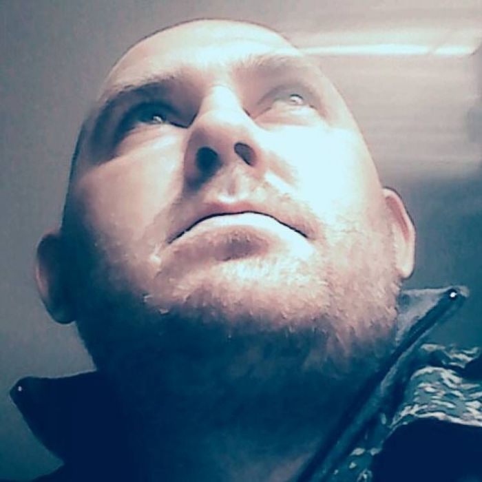 ЕнгалыЧ-Рисовала птицу за окном