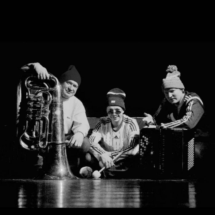 ГрузDee-Она искала