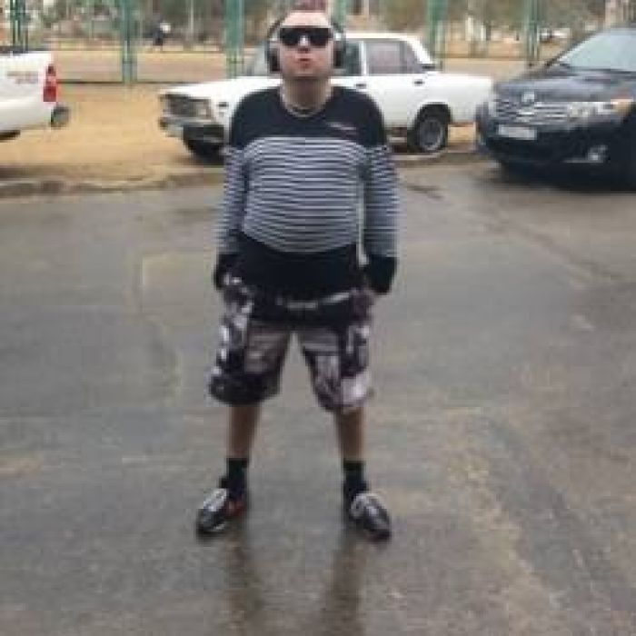 Kissvkcom Anton Politov aka Mc Toxa-Премьера Трека Сделай Вверх Шаг Микстейп DJAntoshka