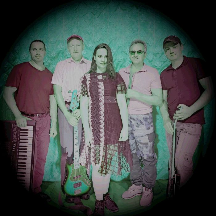 Полина Шумилина & DK STATION  - Довольно