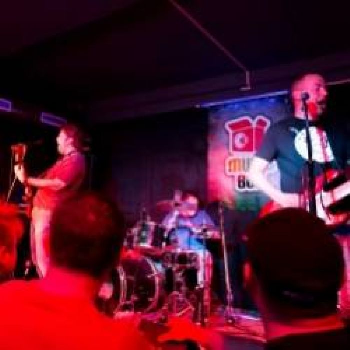 У-лица-Земля