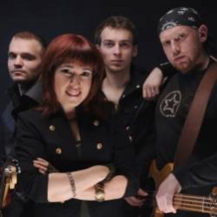 Юлия Глебова и группа Час Speak-Шарманка