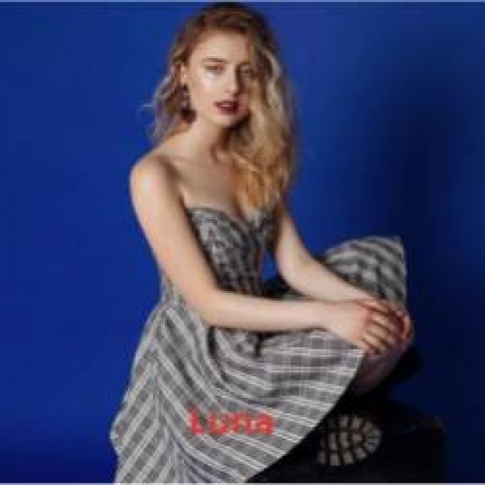 aliceonthestage-Luna